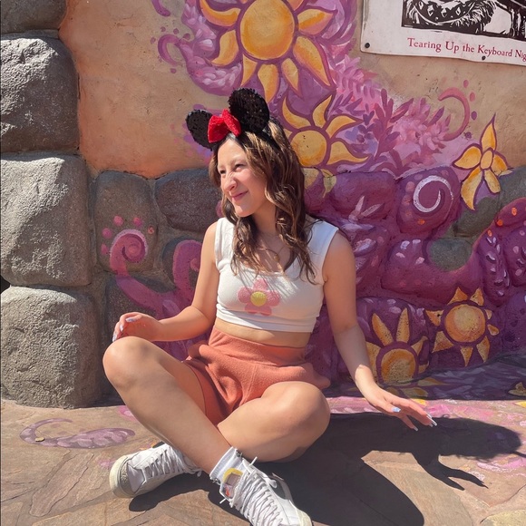 Meet your Posher, Ruby - Picture 2 of 2